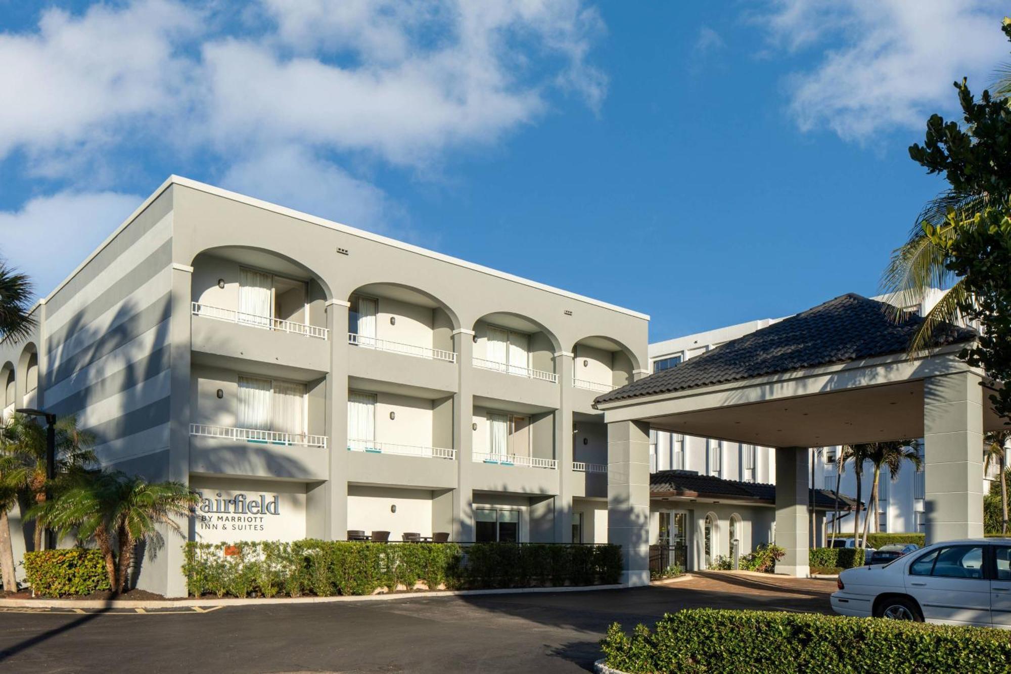 Fairfield Inn And Suites By Marriott Palm Beach Exterior photo